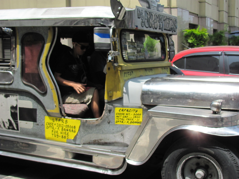 Illustration for article titled These World War II Jeep Buses Prove Americana Lives On In The Philippines